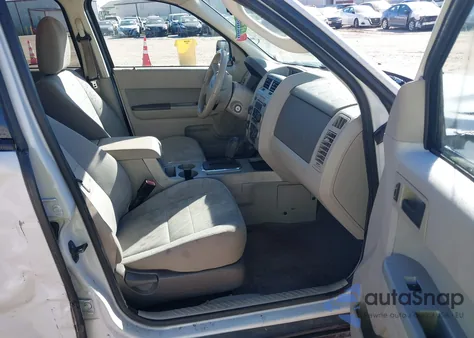 2011 Ford Escape Xlt z USA, uszkodzony, nr VIN 1FMCU0D70BKA06540